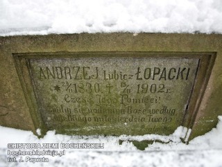 inskrypcja na nagrobku Andrzeja Łopackiego na cmentarzu komunalnym w Bochni