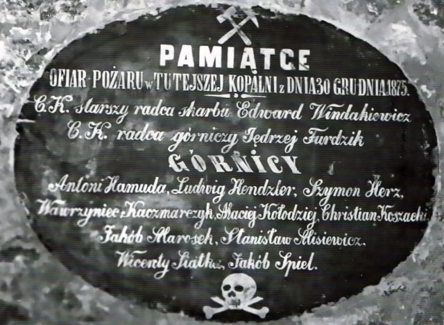 tablica epitafijna upamiętniająca ofiary pożaru z 1875 i 1876 r.