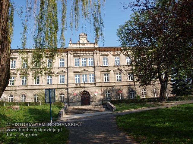 Gmach I LO w Bochni, dawnego gimnazjum założonego w 1817 r. przez ks. Riegera
