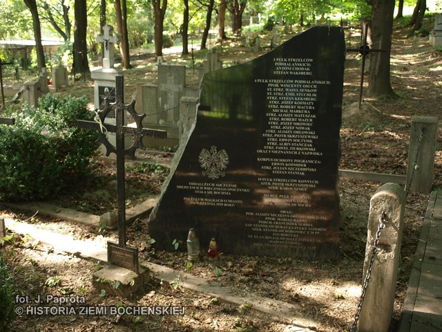 Zbiorowa mogiła żołnierzy polskich poległych w bojach o Bochnię we wrześniu 1939 r. Cmenatarz św. Rozalii